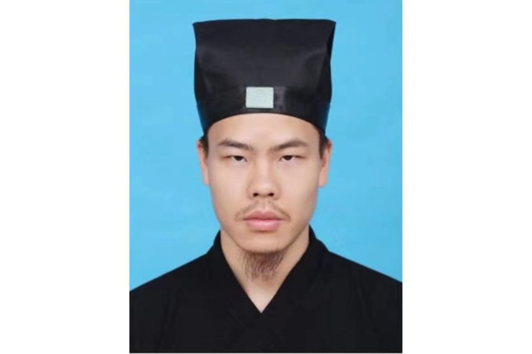 何平洪 何平洪