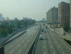 華南快速是最典型的城市快速路之一