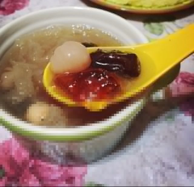 桃膠靚湯 桃膠靚湯