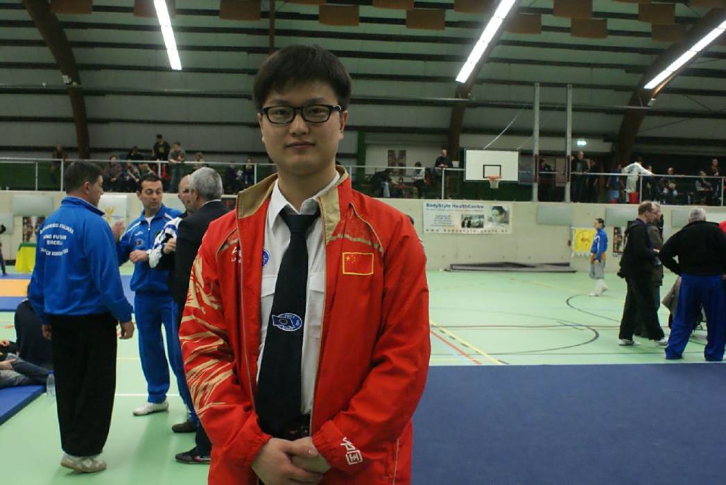 張巨濤(中國散打運動員) 張巨濤(中國散打運動員)