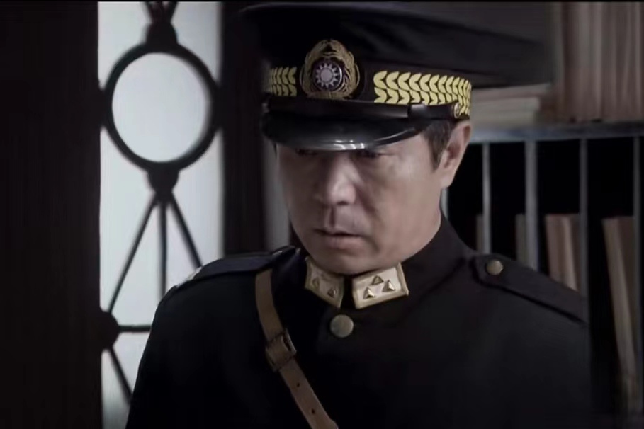 方雲(《二十四道拐》中的警察局長角色) 方雲(《二十四道拐》中的警察局長角色)