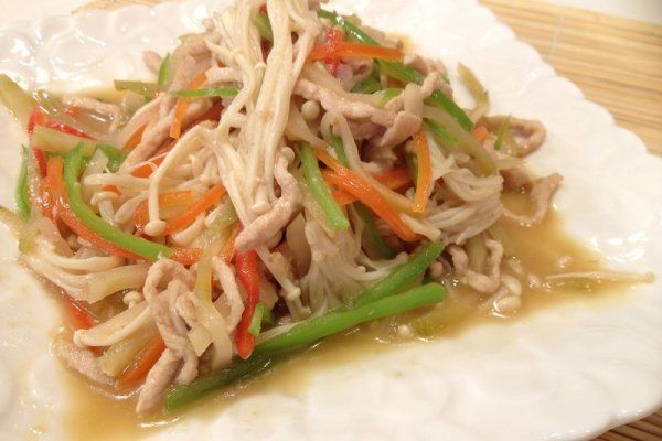 雙菇炒肉絲 雙菇炒肉絲