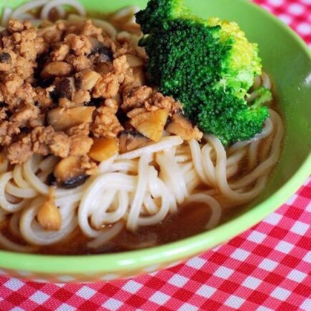 鹵菇蕎麥麵