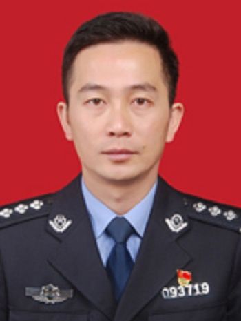 韓方偉(市公安局交通警察大隊科員) 韓方偉(市公安局交通警察大隊科員)