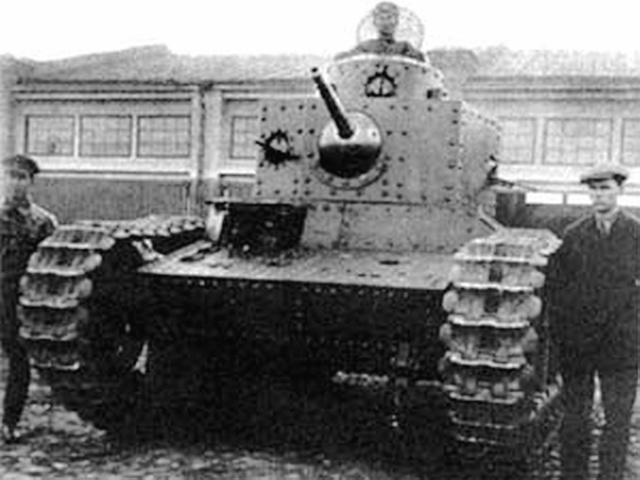 蘇聯早期製造的T-12坦克