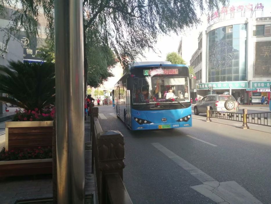 西寧公交32路 西寧公交32路