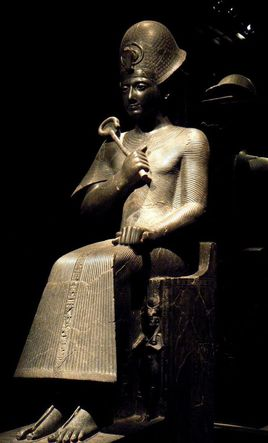 拉美西斯大帝玄武岩坐像（大英博物館）