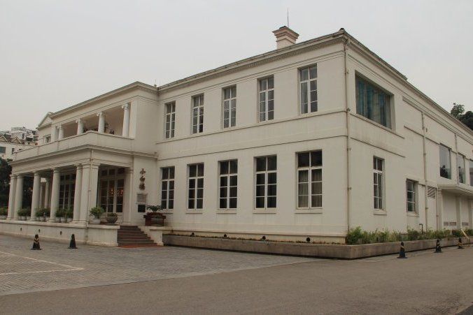 公使館 公使館