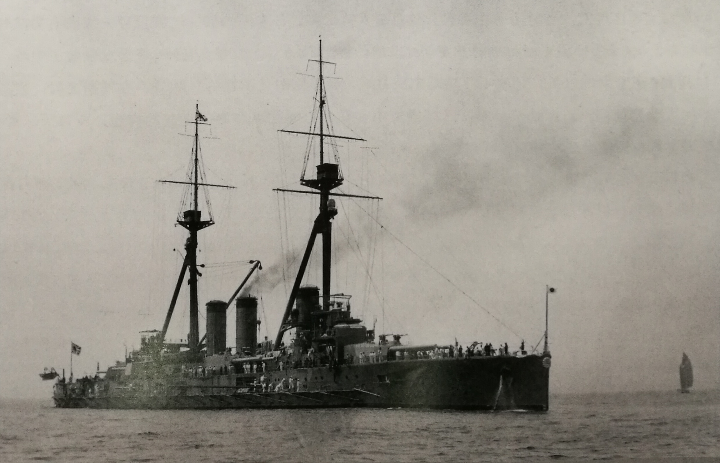 1913年5月23日河內號正在為駛離大阪港做準備