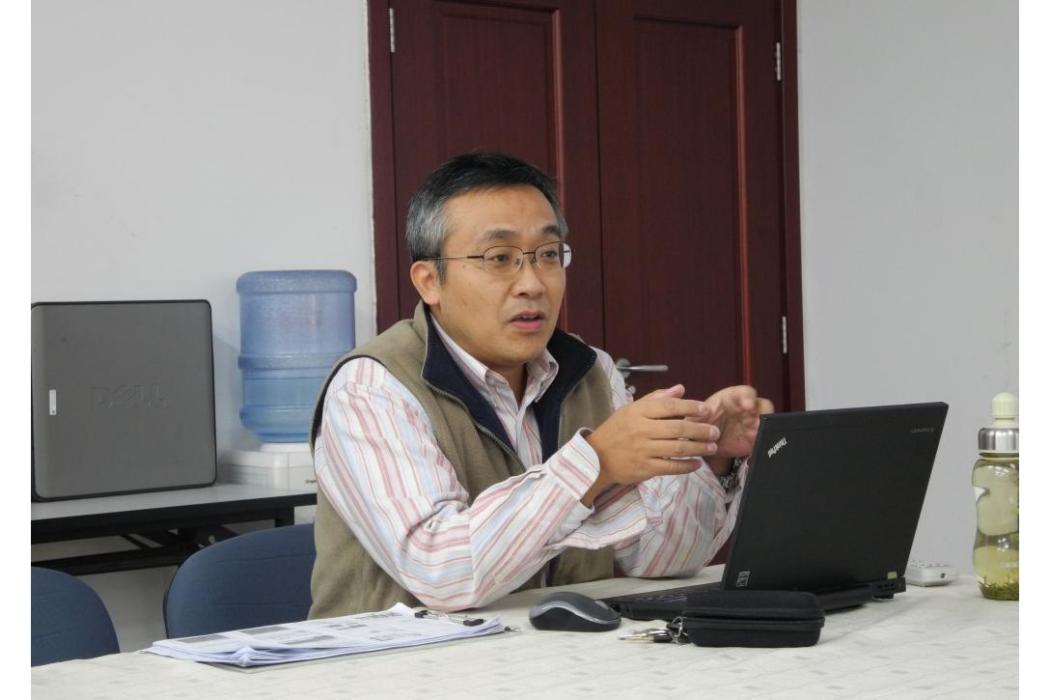 熊文新(北京外國語大學中文學院教授) 熊文新(北京外國語大學中文學院教授)