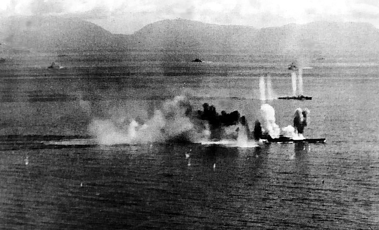 錫布延海海戰 武藏號遭到美軍飛機攻擊