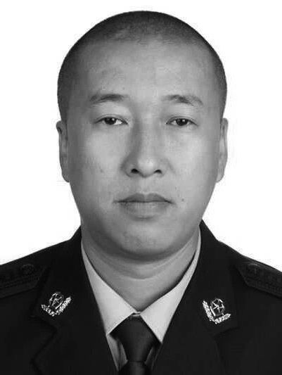 李曉歡(原根河市公安局阿龍山鎮派出所輔警) 李曉歡(原根河市公安局阿龍山鎮派出所輔警)