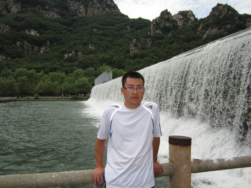 何榮興 何榮興