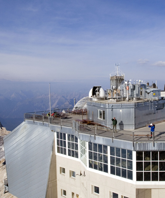 祖格峰頂上的觀測站