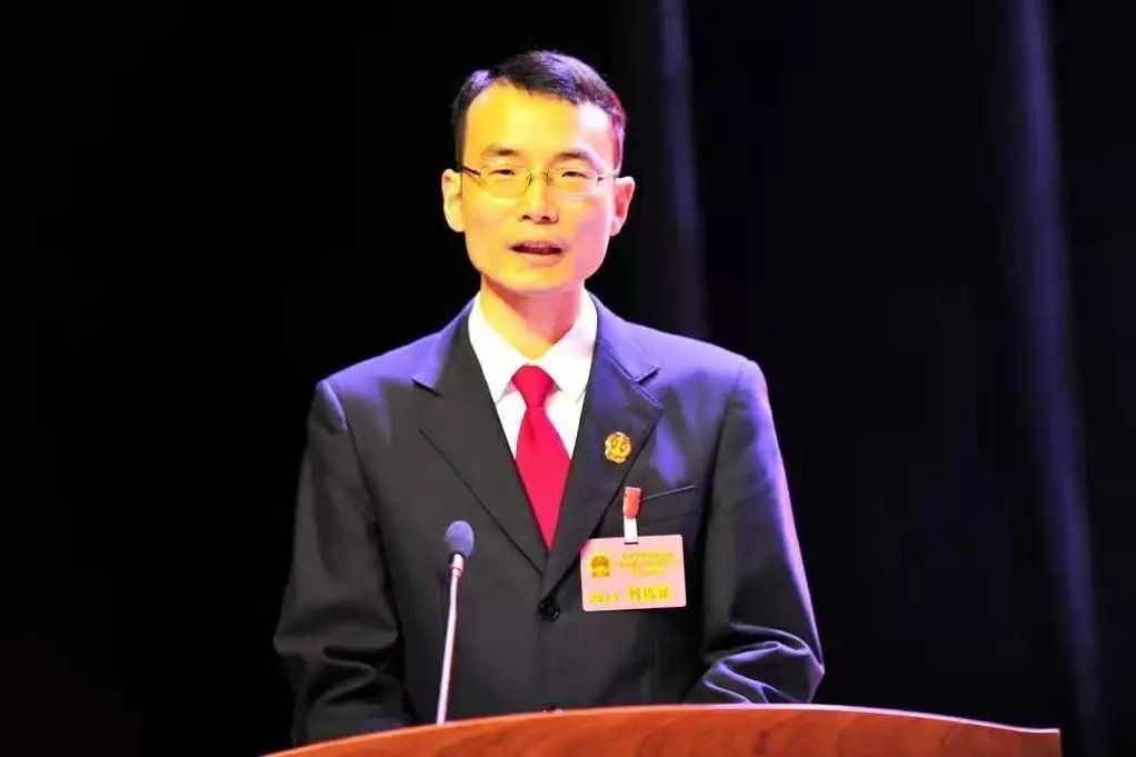 蔣正(湖北省宜昌市五峰土家族自治縣人民法院黨組書記、院長、審判委員會委員、四級高級法官) 蔣正(湖北省宜昌市五峰土家族自治縣人民法院黨組書記、院長、審判委員會委員、四級高級法官)