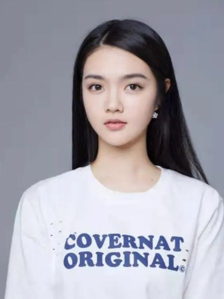 董嘉欣(電視劇《人間至味是清歡》劇中角色) 董嘉欣(電視劇《人間至味是清歡》劇中角色)