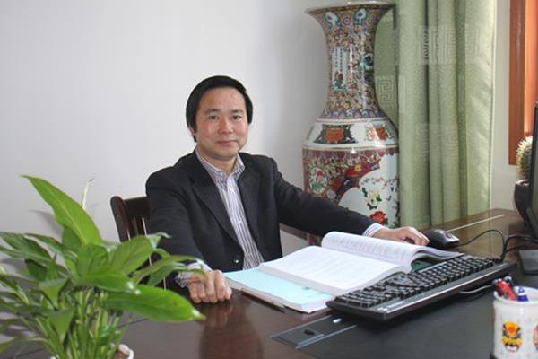 袁暢(黃岡職業技術學院教師) 袁暢(黃岡職業技術學院教師)