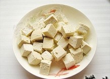西瓜子仁香辣豆腐