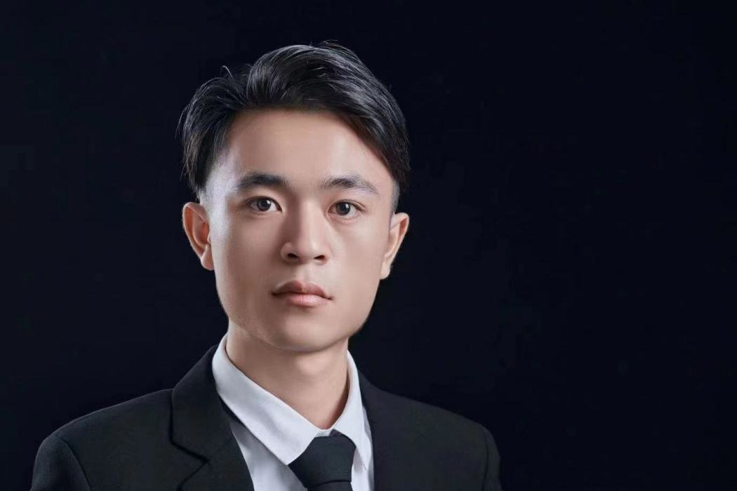 張兵(翡翠鑑定師) 張兵(翡翠鑑定師)