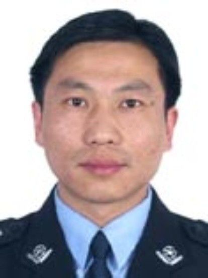 楊峰(安徽省宿州市蕭縣公安局黨委委員、副局長) 楊峰(安徽省宿州市蕭縣公安局黨委委員、副局長)