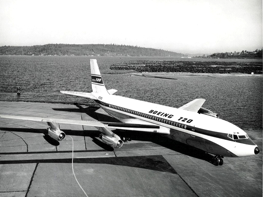 波音707-200型