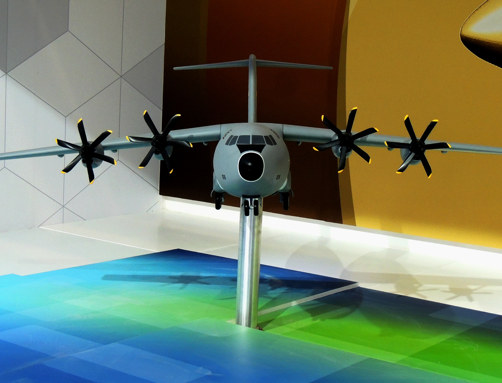 珠海航展上的運-30運輸機模型