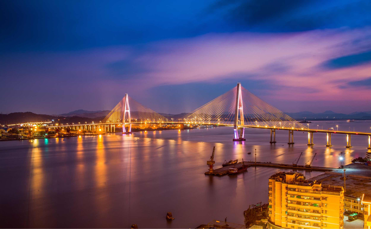 汕頭礐石大橋位於廣東省汕頭市西南部