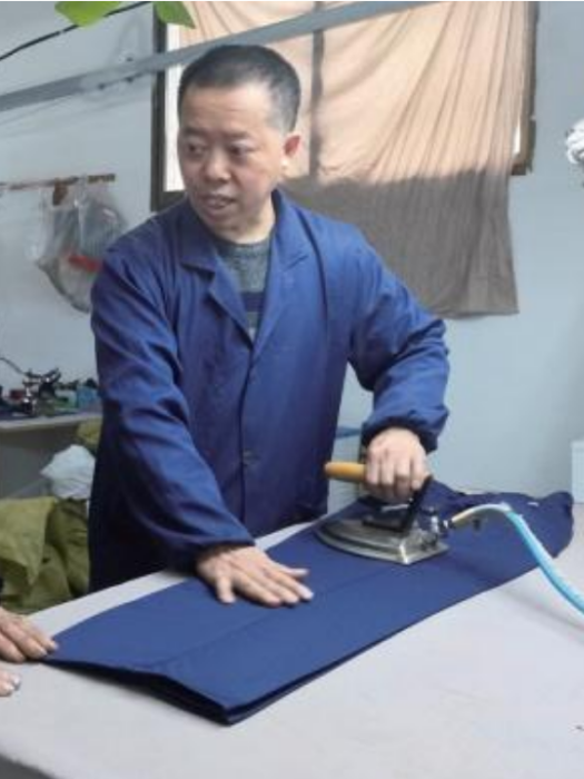 袁剛(重慶市南川區宏通袁服裝廠廠長) 袁剛(重慶市南川區宏通袁服裝廠廠長)