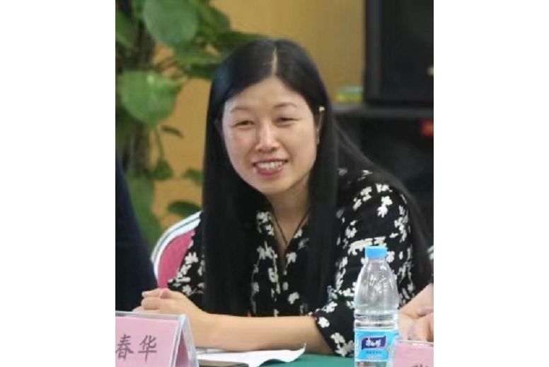 吳春華(四川作家,原《綿陽晚報》記者、編輯) 吳春華(四川作家,原《綿陽晚報》記者、編輯)