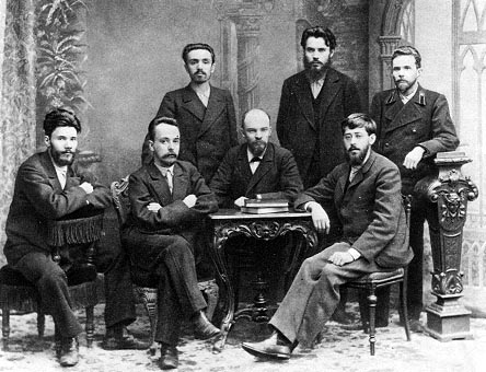 列寧與馬爾科夫（左起第三與第四）