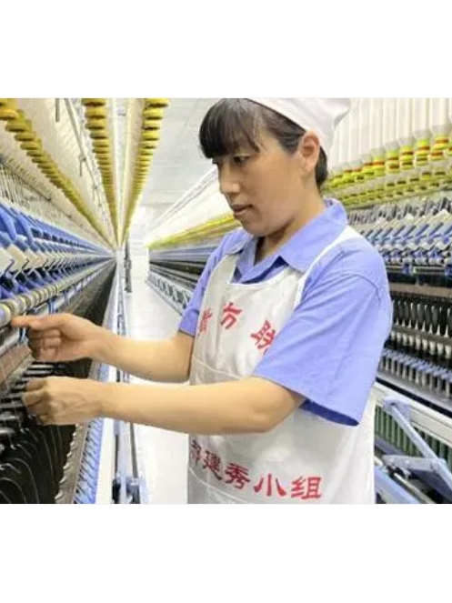 許琳(青紡聯(棗莊)纖維科技有限公司細紗值車工) 許琳(青紡聯(棗莊)纖維科技有限公司細紗值車工)