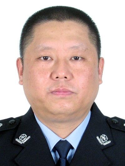 胡威(四川省成都市大邑縣公安局黨委委員、副局長) 胡威(四川省成都市大邑縣公安局黨委委員、副局長)