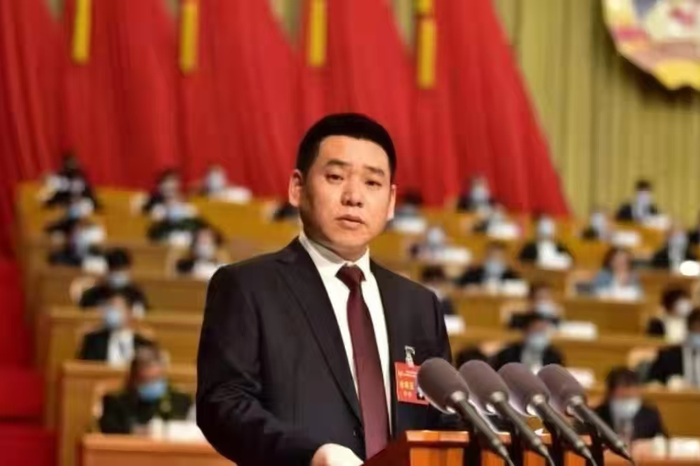 季偉(民盟哈爾濱市委副主委、黑龍江省諾林醫藥有限公司總經理、技術總監) 季偉(民盟哈爾濱市委副主委、黑龍江省諾林醫藥有限公司總經理、技術總監)