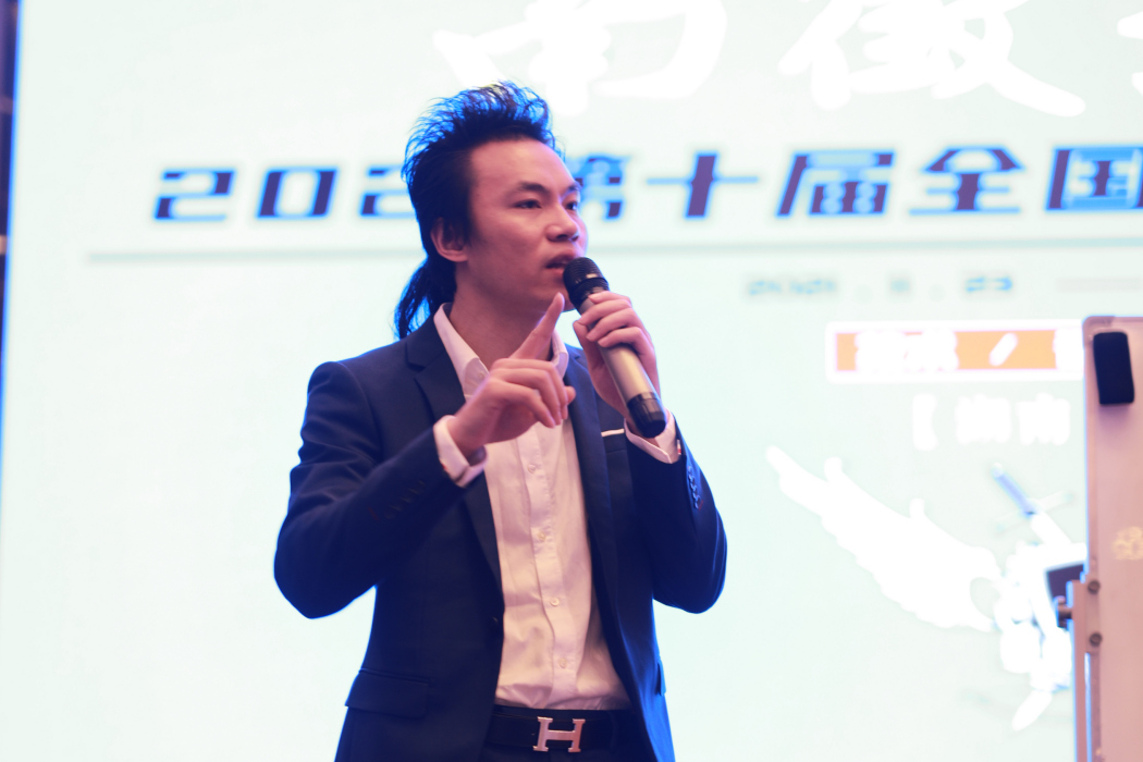 胡穎(南征北戰全國武道聯盟創始人、會長) 胡穎(南征北戰全國武道聯盟創始人、會長)