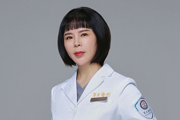 吳敏(成都軍大整形美容醫院執業醫師) 吳敏(成都軍大整形美容醫院執業醫師)