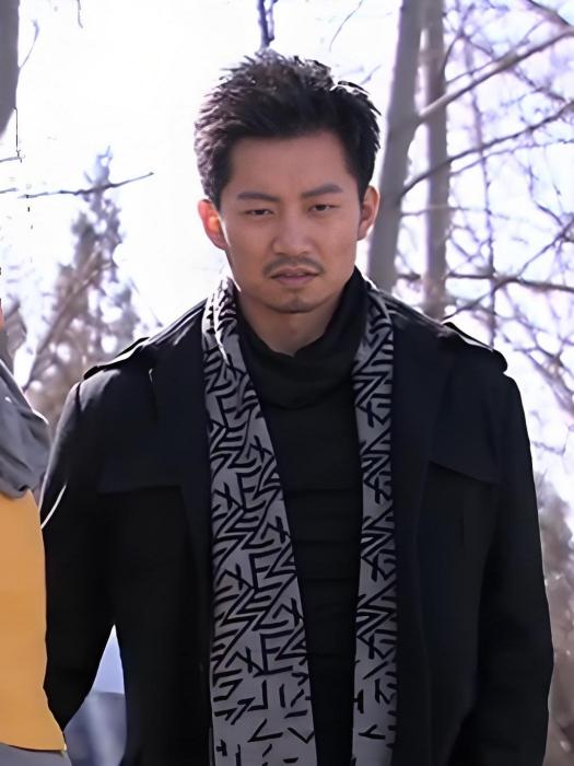 王澈(《真愛謊言》男配角,由夏添飾演) 王澈(《真愛謊言》男配角,由夏添飾演)