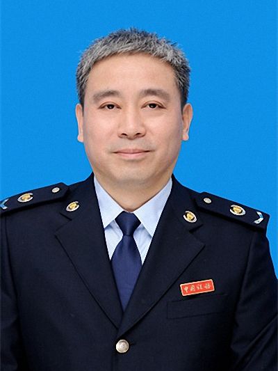李群(國家稅務總局西安市新城區稅務局黨委委員) 李群(國家稅務總局西安市新城區稅務局黨委委員)