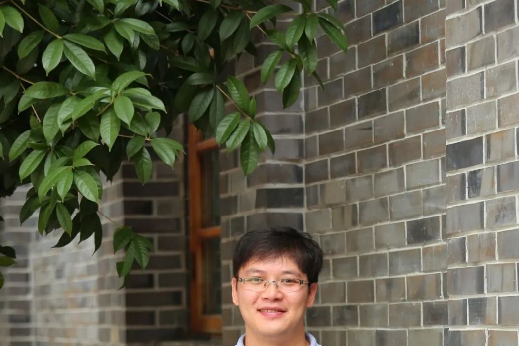 李璽(成都工業學院材料與環境工程學院教師) 李璽(成都工業學院材料與環境工程學院教師)