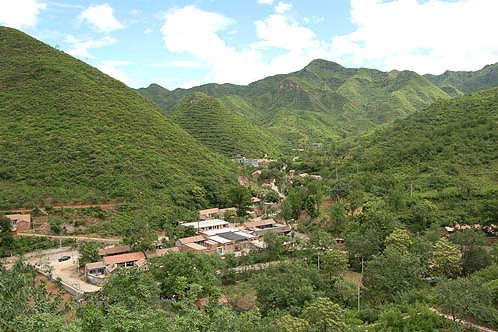 東水峪村(北京昌平區長陵鎮下轄村) 東水峪村(北京昌平區長陵鎮下轄村)