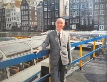 1993年劉興詩在阿姆斯特丹運河邊