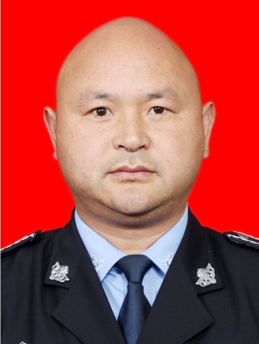 熊永軍(貴州省畢節市大方縣綜合行政執法大隊大隊長) 熊永軍(貴州省畢節市大方縣綜合行政執法大隊大隊長)