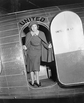 第一位女性空服員艾倫·丘奇