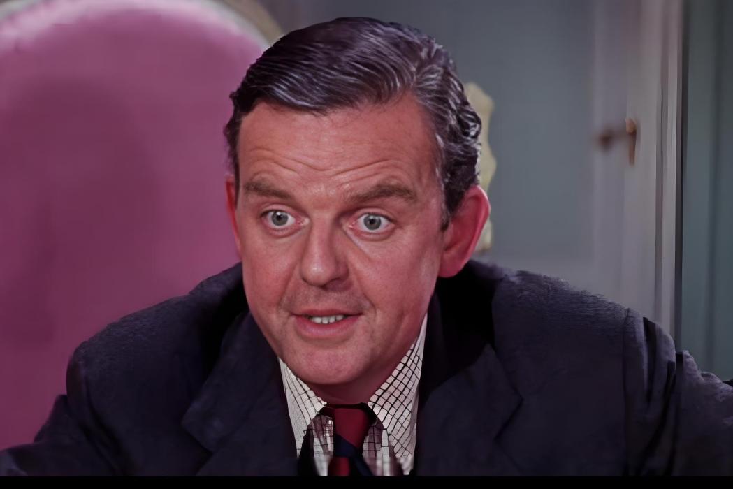 大衛·湯姆林森(David Tomlinson) 大衛·湯姆林森(David Tomlinson)