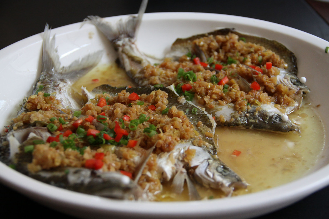 蒜香鯿魚 蒜香鯿魚