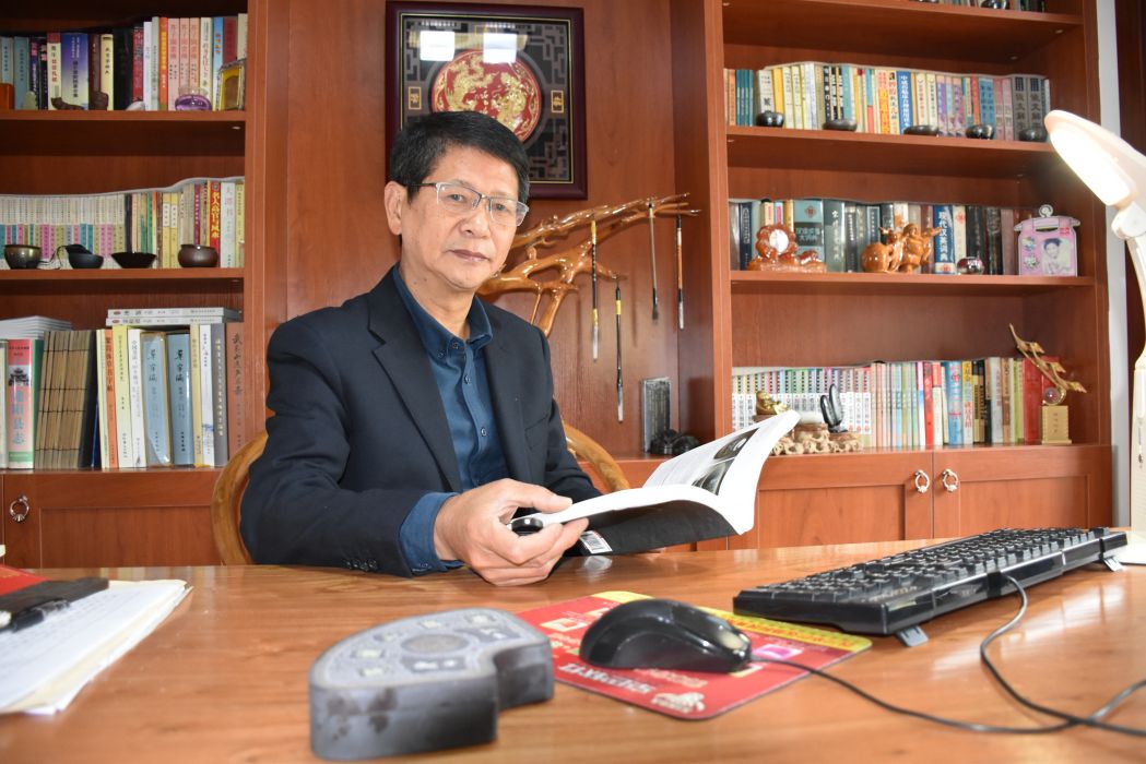 甘建華(考亭文學書畫研究院院長) 甘建華(考亭文學書畫研究院院長)