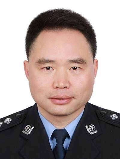 葉衛民(浙江省麗水市景寧畲族自治縣公安局黨委委員、副局長、交警大隊長) 葉衛民(浙江省麗水市景寧畲族自治縣公安局黨委委員、副局長、交警大隊長)