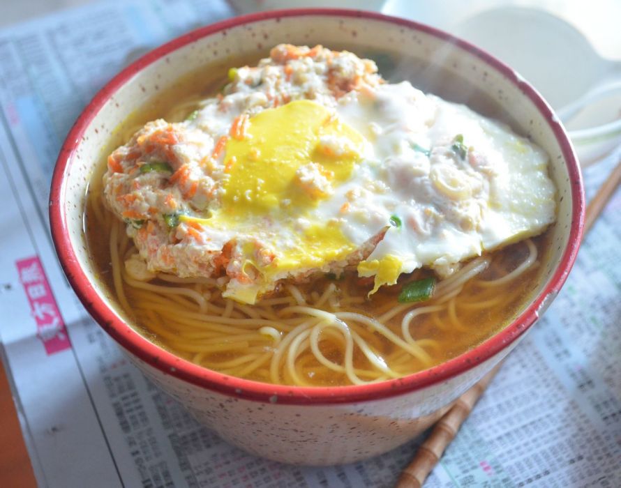 肉餅蒸蛋湯麵 肉餅蒸蛋湯麵