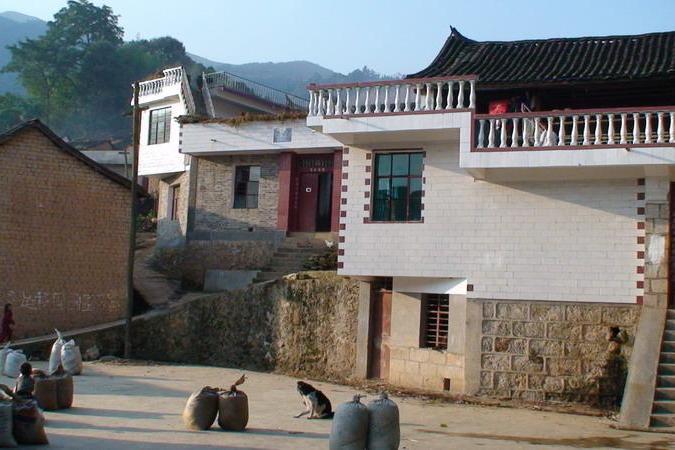 孟卡村 孟卡村