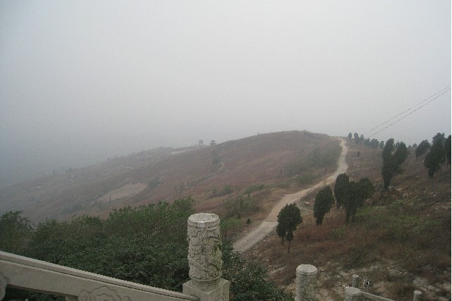 岠山墓群 岠山墓群