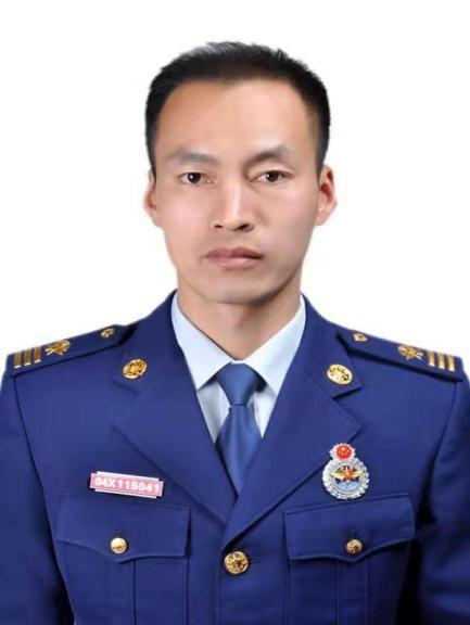 張高峰(中共二十大代表,山西省消防救援總隊太原支隊特勤大隊二站站長助理) 張高峰(中共二十大代表,山西省消防救援總隊太原支隊特勤大隊二站站長助理)